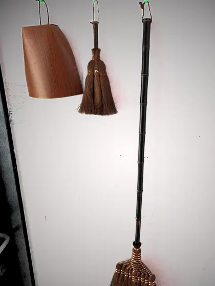 棕櫚箒とハリミ